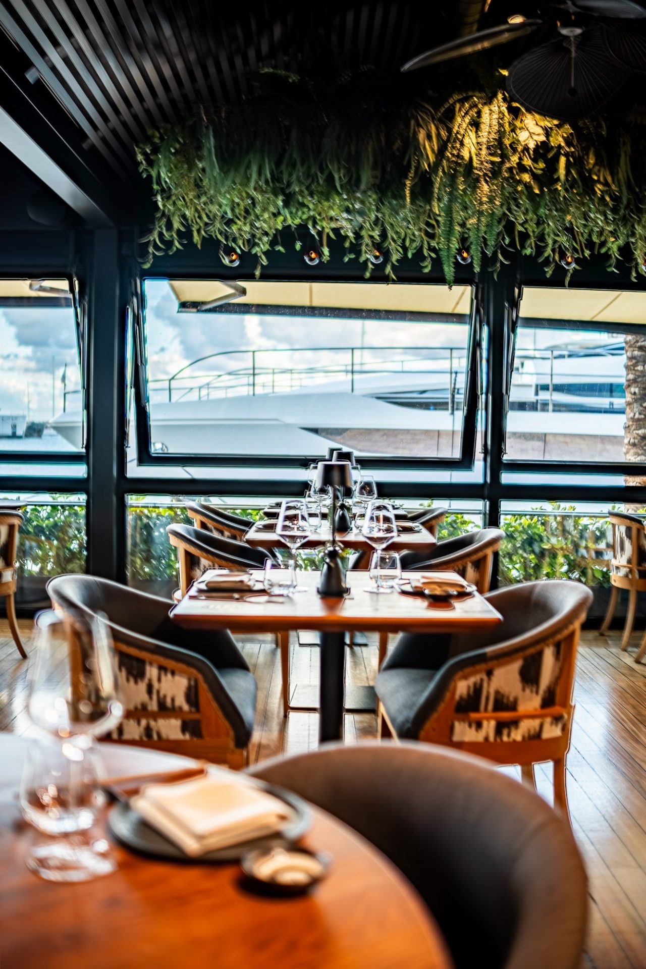 YARA Puerto Portals restaurant interior