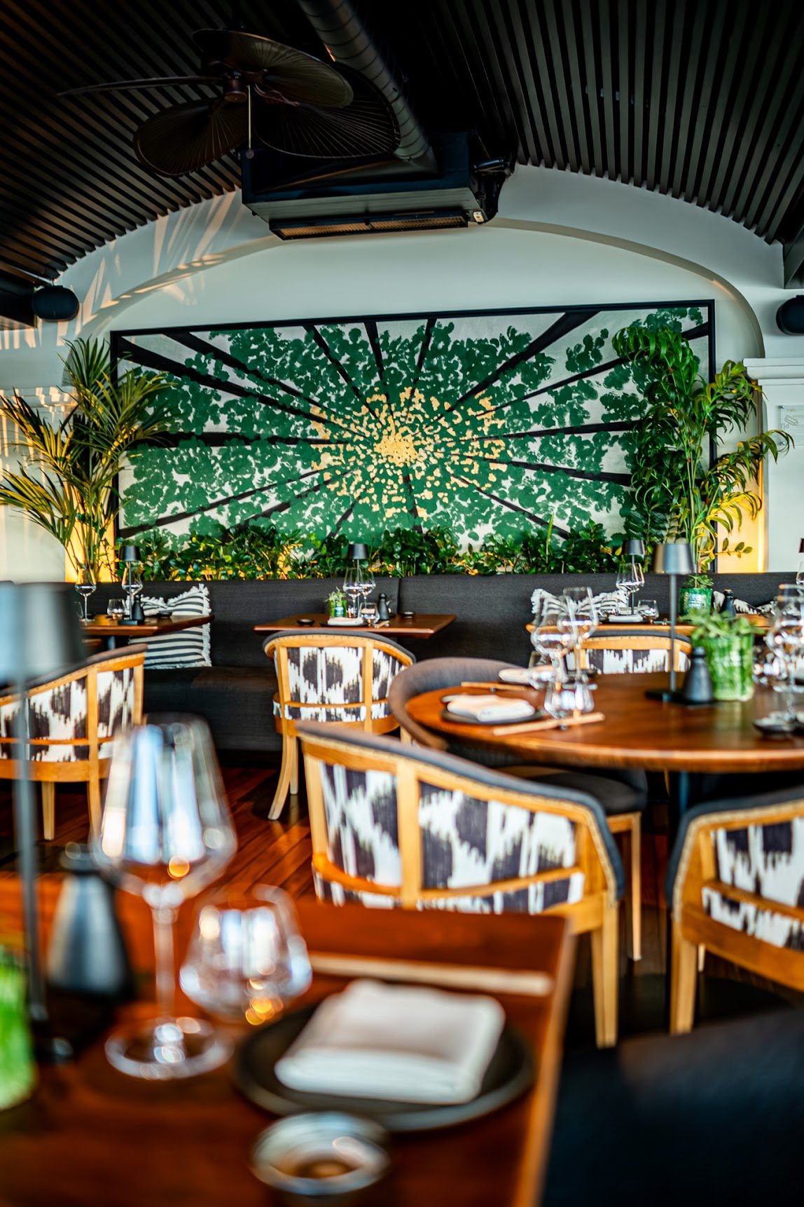 YARA Puerto Portals restaurant interior